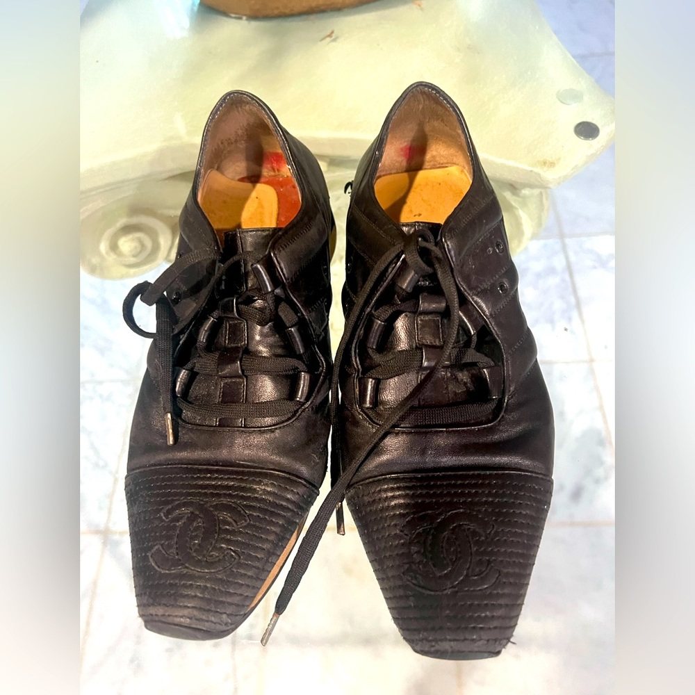 Vintage Chanel shoes. Used condition. Size 40-10